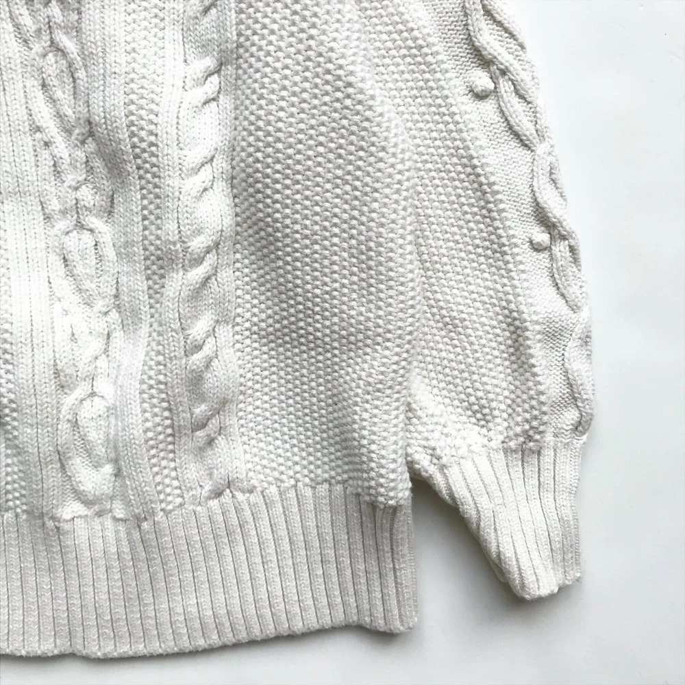 BabyGap Ivory cable knit crew neck sweater EUC 4T